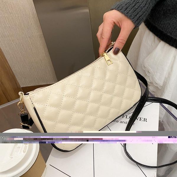outdoor bags woman shoulder bag handbag fashion pu chain messenger shopping 2021 female trend luxury
outdoor bags woman shoulder bag handbag fashion pu chain messenger shopping 2021 female trend luxury