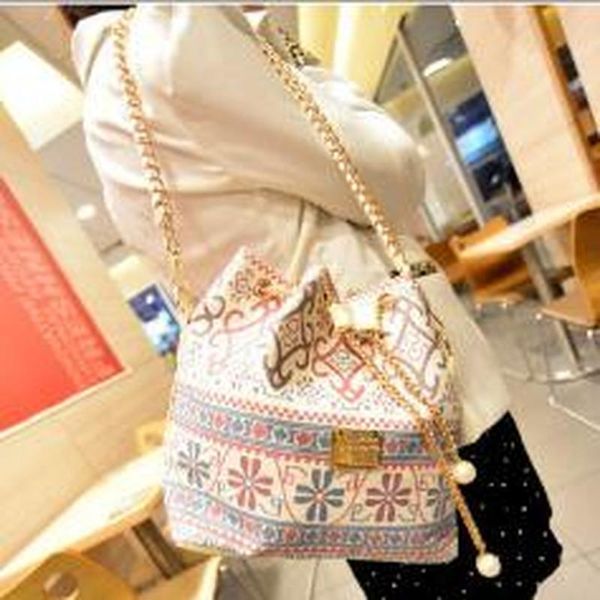 duffel bags woman ladies big capacity handbags women handbag canvas fabric shoulder ethic bag totes female crossbody bucket b056
duffel bags woman ladies big capacity handbags women handbag canvas fabric shoulder ethic bag totes female crossbody bucket b056