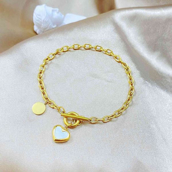 2021 new and version new simple stainless steel bracelet women's fashion personality love clasp, Golden;silver 
2021 new and version new simple stainless steel bracelet women's fashion personality love clasp, Golden;silver