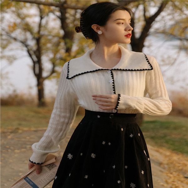 integrated age reducing fashion, corduroy embroidered skirt with hollow crochet sweater, fashion autumn and winter, Black;gray
integrated age reducing fashion, corduroy embroidered skirt with hollow crochet sweater, fashion autumn and winter, Black;gray