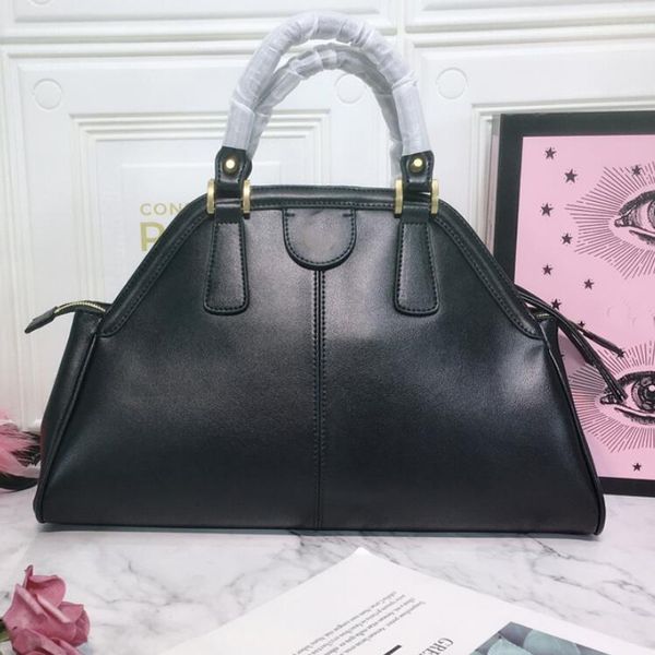 classic tote handbag casual daily bag large capacity single shoulder back shopping pouch letter print
classic tote handbag casual daily bag large capacity single shoulder back shopping pouch letter print