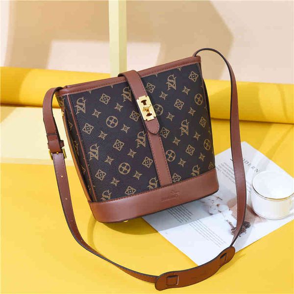 2022 factory outlet autumn fashion printed bucket bag tide with simple single shoulder diagonal women's leisure foreign style bag 5ar5
2022 factory outlet autumn fashion printed bucket bag tide with simple single shoulder diagonal women's leisure foreign style bag 5ar5