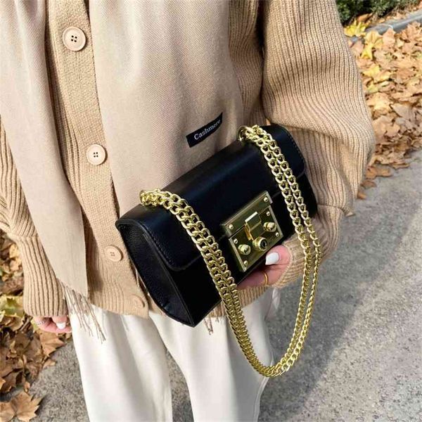 advanced foreign fashion versatile chain lock small square single shoulder messenger 2021 new women's bag
advanced foreign fashion versatile chain lock small square single shoulder messenger 2021 new women's bag