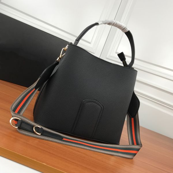 ladies black leather totes designer large capacity retro fashion unique waterproof messenger bag
ladies black leather totes designer large capacity retro fashion unique waterproof messenger bag