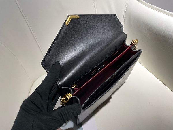 2021 fashion designer utumn new chain bag classic shoulder female west wind messenger wild ins small square
2021 fashion designer utumn new chain bag classic shoulder female west wind messenger wild ins small square