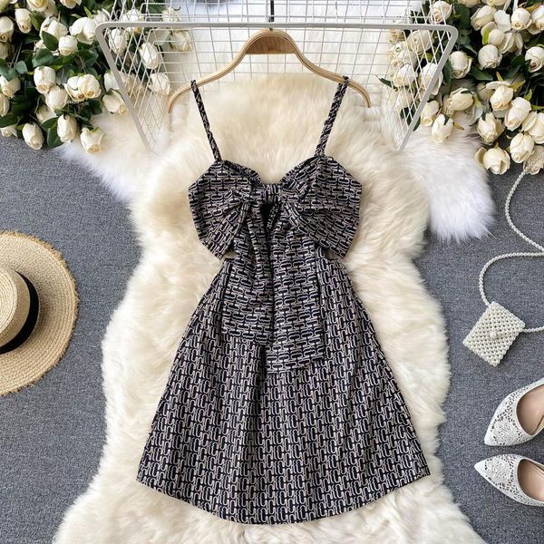 casual dresses summer printed hollow halter dress one word neck bow woman 2021, Black;gray
casual dresses summer printed hollow halter dress one word neck bow woman 2021, Black;gray