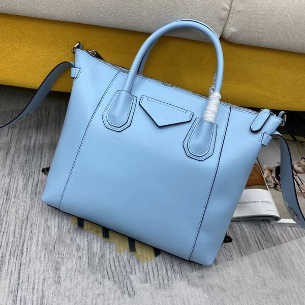 european and american luxury big-name women's bag fashion 100% cowhide large-capacity handbag messenger shoulder cross body
european and american luxury big-name women's bag fashion 100% cowhide large-capacity handbag messenger shoulder cross body