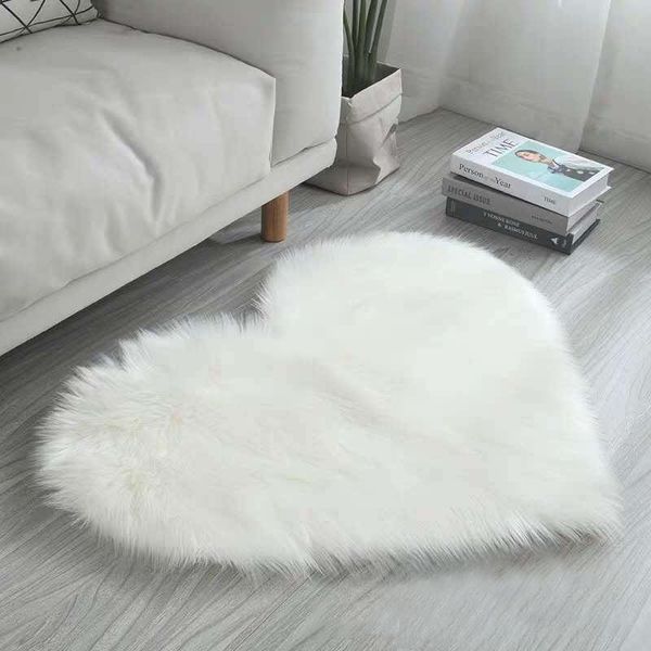 90x70cm heart shape soft faux fur sheepskin chair cover warm hairy carpet seat pad washable bedroom mat home decoration carpets
90x70cm heart shape soft faux fur sheepskin chair cover warm hairy carpet seat pad washable bedroom mat home decoration carpets