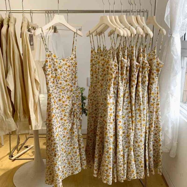 net red with 2021 yellow daisy suspender skirt french floral drs #317, White;black
net red with 2021 yellow daisy suspender skirt french floral drs #317, White;black