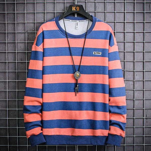 spring and 2021 autumn korean sweater men's striped long sleeve t-shirt loose bottomed shirt, White;black
spring and 2021 autumn korean sweater men's striped long sleeve t-shirt loose bottomed shirt, White;black