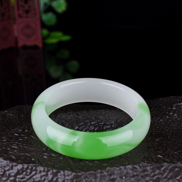 natural green hand carved jade ring fashion boutique men's and women's rings cluster, Golden;silver
natural green hand carved jade ring fashion boutique men's and women's rings cluster, Golden;silver