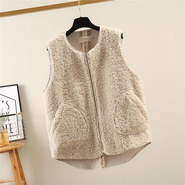 women's vests 2021 short waistcoat woman jacket vintage vest women clothes casual warm sleeveless lambswool female coat hk373, Black;white
women's vests 2021 short waistcoat woman jacket vintage vest women clothes casual warm sleeveless lambswool female coat hk373, Black;white
