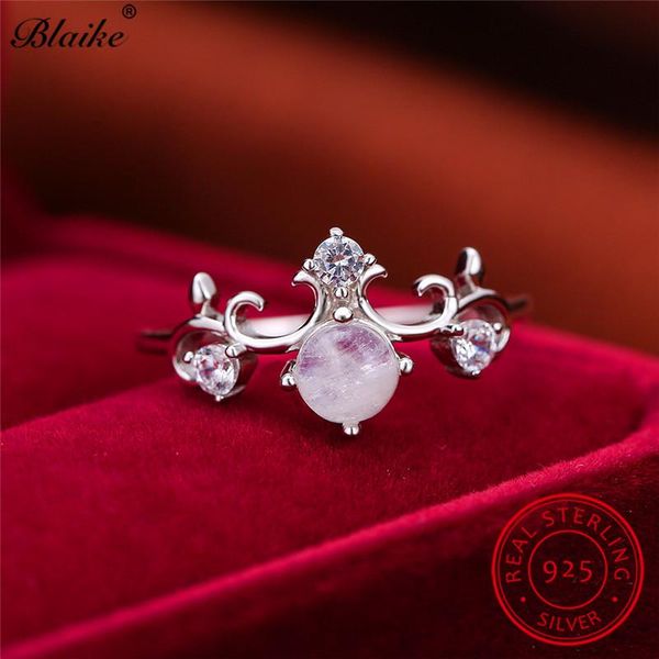 cluster rings luxury female queen crown ring round moonstone for women 925 sterling silver wedding bands zircon engagement jewelry, Golden;silver
cluster rings luxury female queen crown ring round moonstone for women 925 sterling silver wedding bands zircon engagement jewelry, Golden;silver