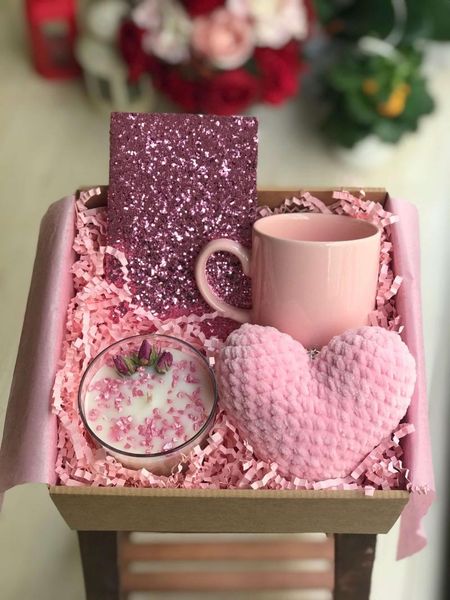 personalised special gift box rose candle cup velvet heart pink mother love darling valentine's day birthday greeting card wrap
personalised special gift box rose candle cup velvet heart pink mother love darling valentine's day birthday greeting card wrap