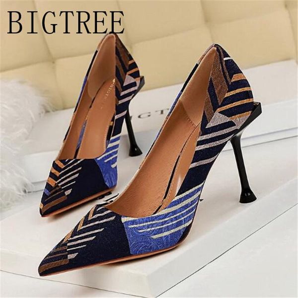 fashion women pumps shoes dress retro color matching flock pointed toe thin heels 10cm high women's wedding shoe, Black
fashion women pumps shoes dress retro color matching flock pointed toe thin heels 10cm high women's wedding shoe, Black