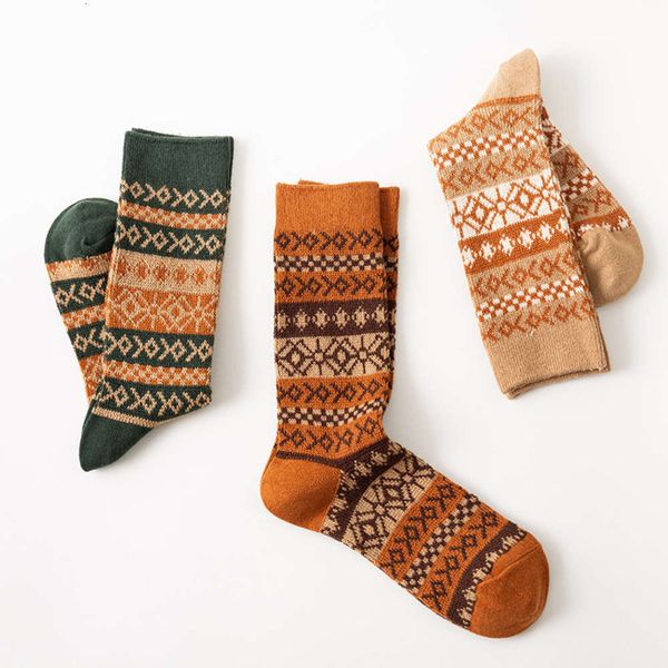 autumn and winter products pile socks color fishbone pattern double needle way cotton women's middle tube, Black;white
autumn and winter products pile socks color fishbone pattern double needle way cotton women's middle tube, Black;white