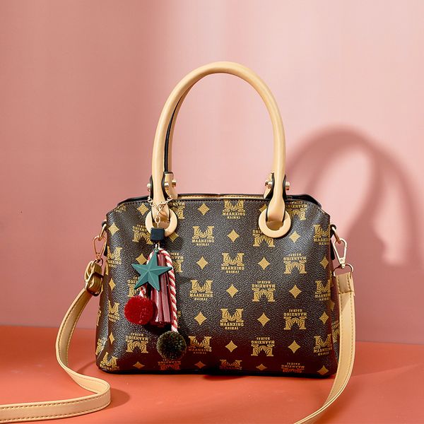 handbag women's bag autumn and winter 2021 printed atmosphere shoulder, Black;red
handbag women's bag autumn and winter 2021 printed atmosphere shoulder, Black;red