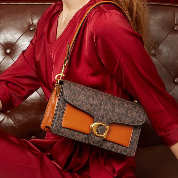 luxury handbags hong kong leather women's cross 2021 fashion versatile one shoulder small square bag
luxury handbags hong kong leather women's cross 2021 fashion versatile one shoulder small square bag