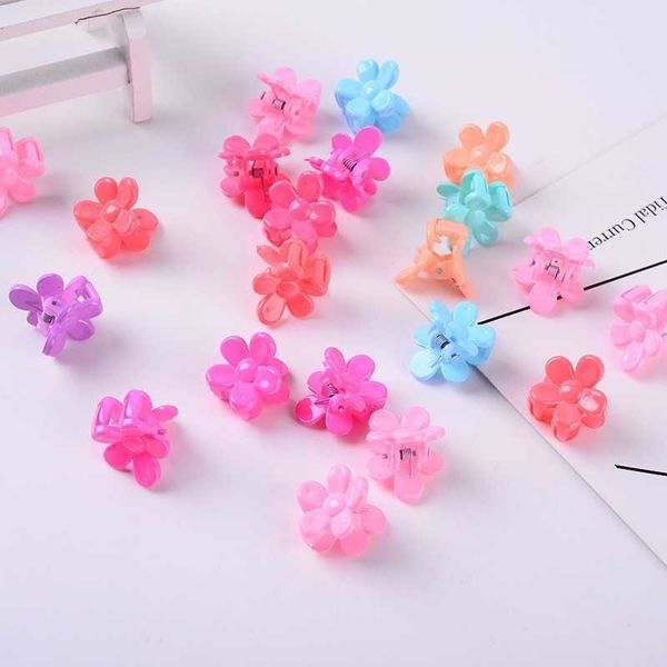 selling cartoon mini children's grasping clip plastic candy color small hairpin girl's baby banger
selling cartoon mini children's grasping clip plastic candy color small hairpin girl's baby banger