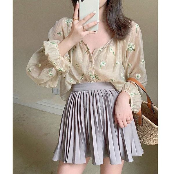 women's blouses & shirts 2021 summer retro women flower embroidery shirt female blouse long sleeve casual sweet style loose o-neck, White
women's blouses & shirts 2021 summer retro women flower embroidery shirt female blouse long sleeve casual sweet style loose o-neck, White