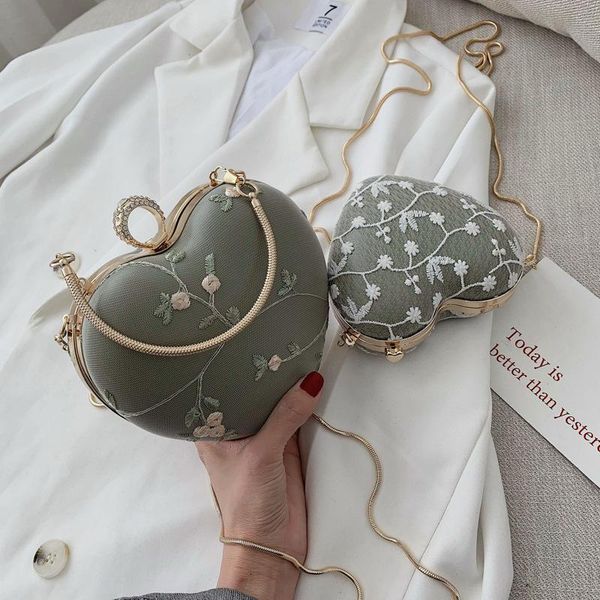 embroidery flowers design women heart clutch evening bags gold chain shoulder girls handbags purses for ladies party
embroidery flowers design women heart clutch evening bags gold chain shoulder girls handbags purses for ladies party