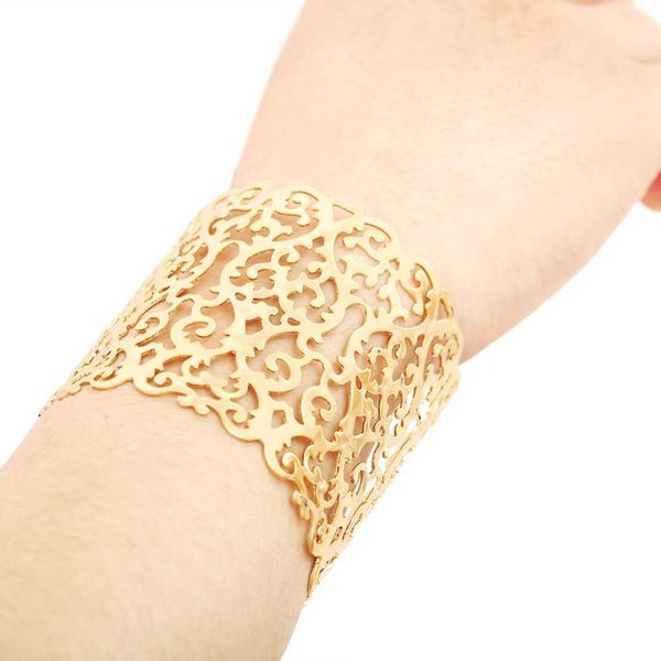 punk women open bangle bracelet exaggerated big wide hollow flower heart gold cuff bracelet vintage ladies hand jewelry pulseira q0719, Black
punk women open bangle bracelet exaggerated big wide hollow flower heart gold cuff bracelet vintage ladies hand jewelry pulseira q0719, Black