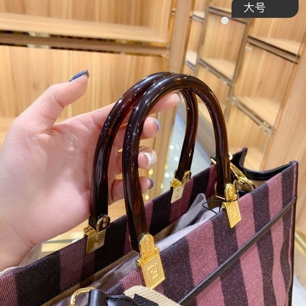 2020 new women's portable messenger versatile trend fashion canvas shopping storage bags
2020 new women's portable messenger versatile trend fashion canvas shopping storage bags