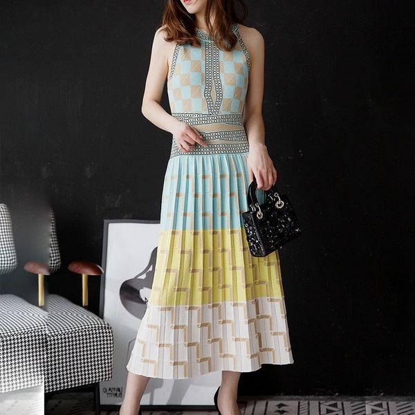 casual dresses tank knitted dress women 2021 summer knitting halter neck sleeveless bohemian geometric plaid long sweater, Black;gray
casual dresses tank knitted dress women 2021 summer knitting halter neck sleeveless bohemian geometric plaid long sweater, Black;gray