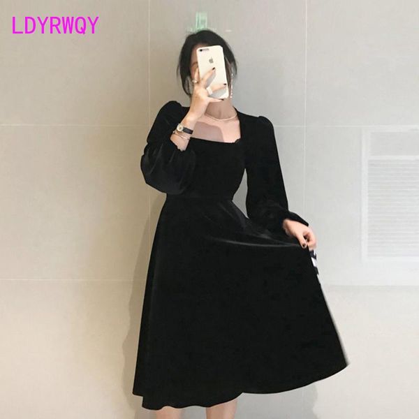 casual dresses 2021 spring retro hepburn style square collar waist velvet small dress female regular knee-length office lady, Black;gray
casual dresses 2021 spring retro hepburn style square collar waist velvet small dress female regular knee-length office lady, Black;gray