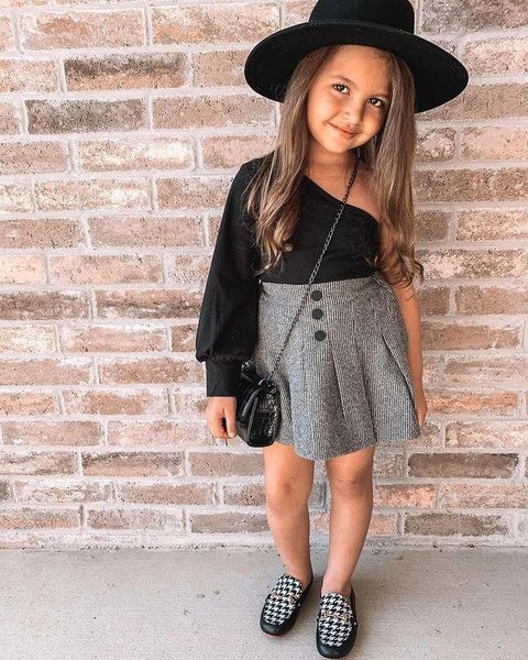 clothing sets 1-6y toddler kid girls fashion 2pcs clothes one shoulder shirts with high waist buttons pleated skirts set, White
clothing sets 1-6y toddler kid girls fashion 2pcs clothes one shoulder shirts with high waist buttons pleated skirts set, White