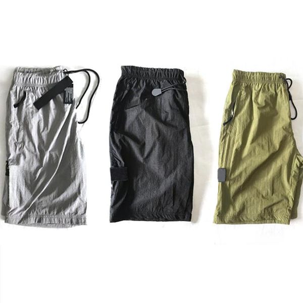 2021 men shorts men short pant summer trousers ins casual loose extend letter print button geometric pants pleated street style outdoor, White;black
2021 men shorts men short pant summer trousers ins casual loose extend letter print button geometric pants pleated street style outdoor, White;black