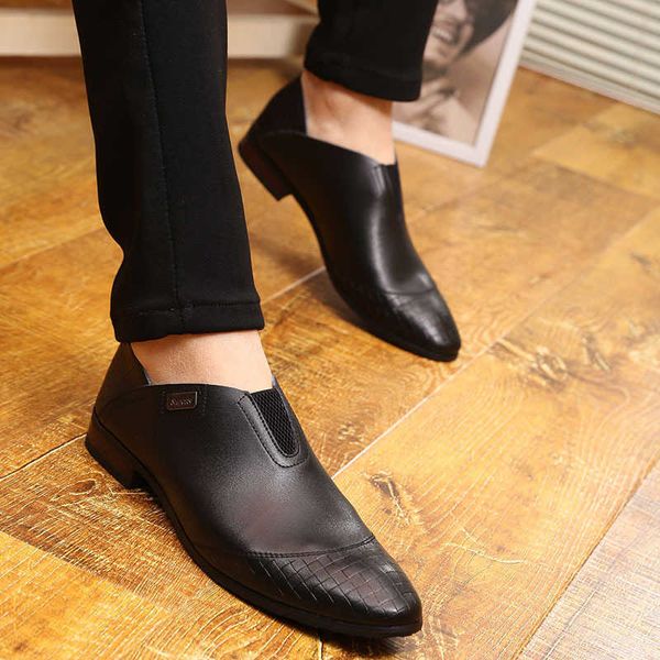 spring and autumn korean men's business ess leather shoes set feet british pointed leisure soft single, Black
spring and autumn korean men's business ess leather shoes set feet british pointed leisure soft single, Black