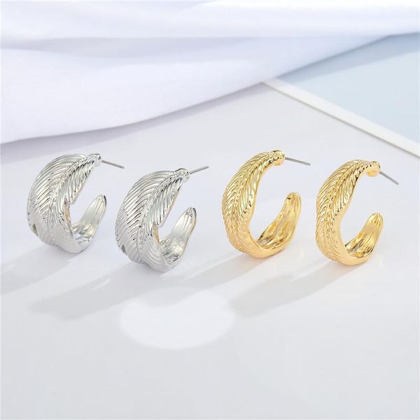 hoop & huggie 1pair vintage punk metal feather stud earrings for women european trendy c shaped circle leaf ear party jewelry e713, Golden;silver
hoop & huggie 1pair vintage punk metal feather stud earrings for women european trendy c shaped circle leaf ear party jewelry e713, Golden;silver