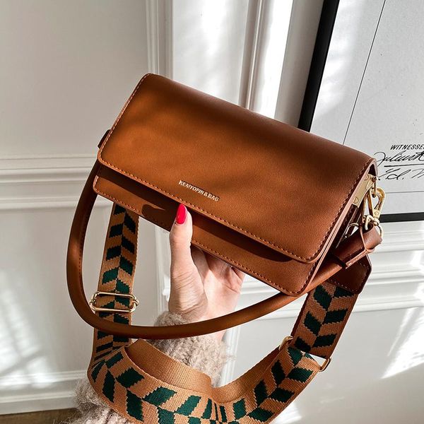 niche design simple texture ladies bag fall/winter 2021 square underarm dual-use width 23cm cross body
niche design simple texture ladies bag fall/winter 2021 square underarm dual-use width 23cm cross body