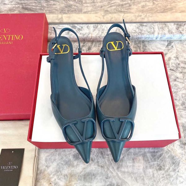 summer 2021 new baotou back trip strap shallow mouth pointed french thin heel nude high heels v-button women's sandals, Black
summer 2021 new baotou back trip strap shallow mouth pointed french thin heel nude high heels v-button women's sandals, Black