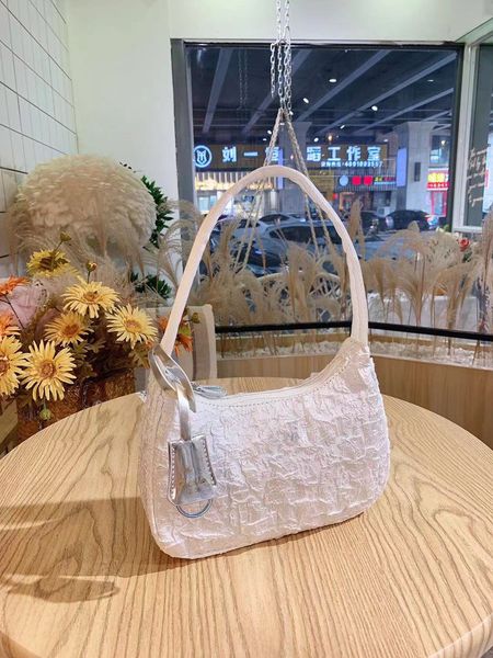 simple design pleated fabric women's shoulder bag classic version cute handbag ins cool style zipper purse
simple design pleated fabric women's shoulder bag classic version cute handbag ins cool style zipper purse