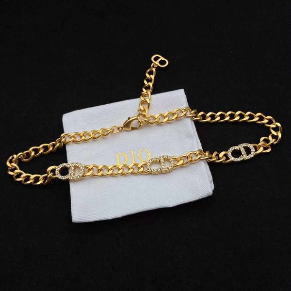 designer jewelry 2021 new letter inlaid rhinestone necklace female family net red same fashion style necklace, Silver
designer jewelry 2021 new letter inlaid rhinestone necklace female family net red same fashion style necklace, Silver