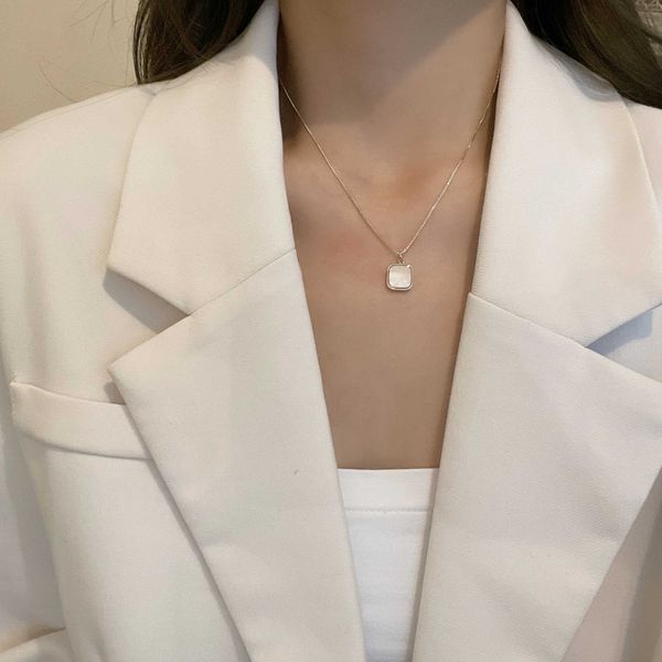 square shell necklace simple temperament light luxury niche design sense white fritillary pendant clavicle chain summer new, Silver 
square shell necklace simple temperament light luxury niche design sense white fritillary pendant clavicle chain summer new, Silver