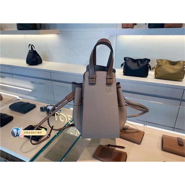 handbag hookloewe / luo yiwei mini hammock drawstring handbag one shoulder slung bucket women's bag sand colorluggage tag
handbag hookloewe / luo yiwei mini hammock drawstring handbag one shoulder slung bucket women's bag sand colorluggage tag