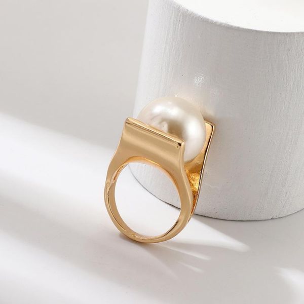 cluster rings fashion big imitation pearls gold color ring metal hollow exaggeration design finger for women girls party wedding, Golden;silver
cluster rings fashion big imitation pearls gold color ring metal hollow exaggeration design finger for women girls party wedding, Golden;silver