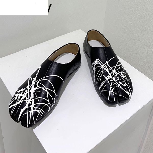 sandals spring summer split toe causal shoes woman pig trotter horseshoe graffiti flat lazy loafers heel slip on zapatos mujer blu, Black
sandals spring summer split toe causal shoes woman pig trotter horseshoe graffiti flat lazy loafers heel slip on zapatos mujer blu, Black