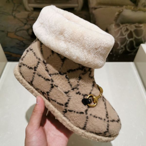 2021 new high-quality sleeve middle short boots famous womens shoe designer fashion winter leather anti-skid classic flat heel warm letter l, Black
2021 new high-quality sleeve middle short boots famous womens shoe designer fashion winter leather anti-skid classic flat heel warm letter l, Black