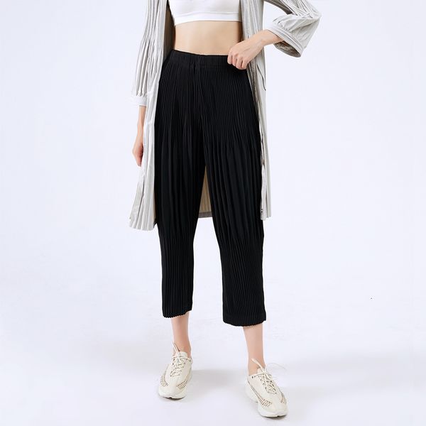 capri miyake plied autumn cotton thick hare pants size female leg long, Black;white
capri miyake plied autumn cotton thick hare pants size female leg long, Black;white