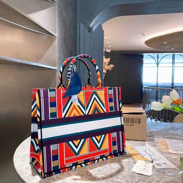 luxury designer fashion cross body bags women classic style totes shopping bag travel street design famous letter printing mini handbags -68
luxury designer fashion cross body bags women classic style totes shopping bag travel street design famous letter printing mini handbags -68