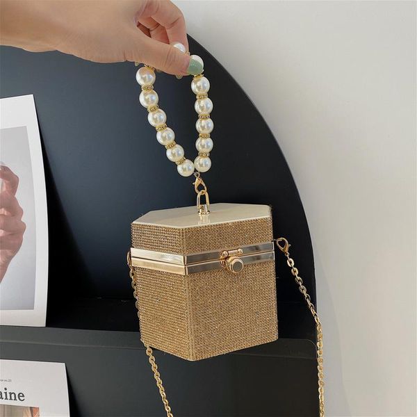 evening bags ladies shoulder bag autumn 2021 fashion pearl portable small square western style chain messenger female
evening bags ladies shoulder bag autumn 2021 fashion pearl portable small square western style chain messenger female