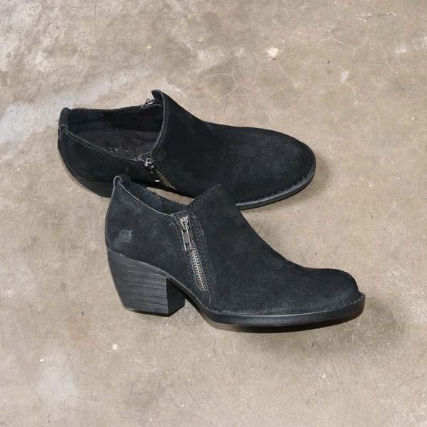 dress shoes high heeled shoesside zipper thick heel women's shoeshigh-quality leather for womencomfortable overshoes women, Black
dress shoes high heeled shoesside zipper thick heel women's shoeshigh-quality leather for womencomfortable overshoes women, Black