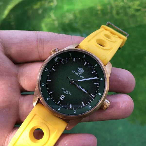 wristwatches steeldive green dial nh35 dive watch 200m sapphire crystal bronze diving automatic mechanical c3 luminous diver watches, Slivery;brown
wristwatches steeldive green dial nh35 dive watch 200m sapphire crystal bronze diving automatic mechanical c3 luminous diver watches, Slivery;brown