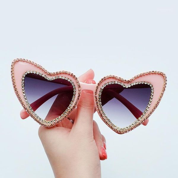 fashion vintage diamond love heart sunglasses women 2021 designer travel crystal oversized sun glasses for female, White;black
fashion vintage diamond love heart sunglasses women 2021 designer travel crystal oversized sun glasses for female, White;black