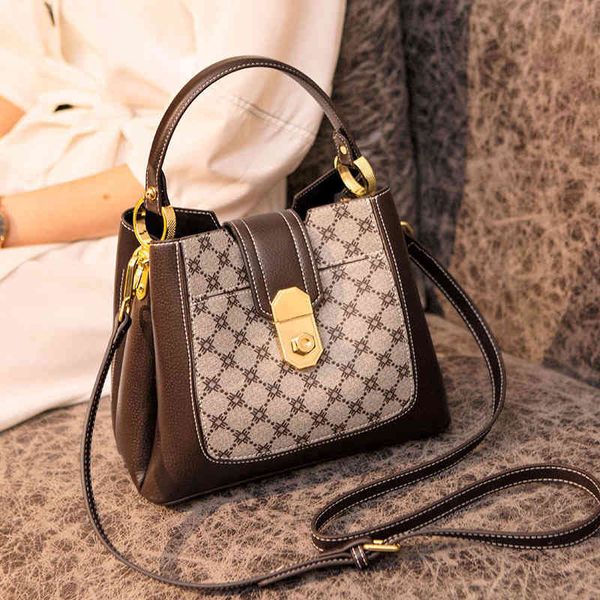 bucket bag new single shoulder messenger women's large capacity high sense niche purse
bucket bag new single shoulder messenger women's large capacity high sense niche purse