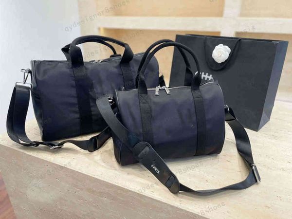 2021 bag imported nylon cloth metal oversized airport shopping designer handbags tote
2021 bag imported nylon cloth metal oversized airport shopping designer handbags tote